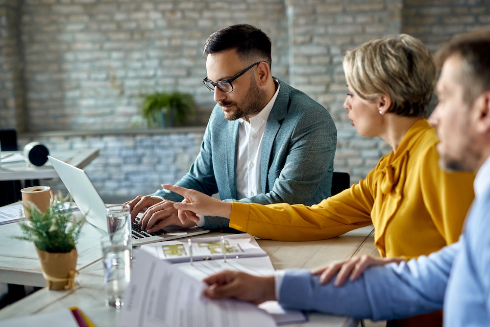 Devenir agent immobilier sans diplôme : le guide complet